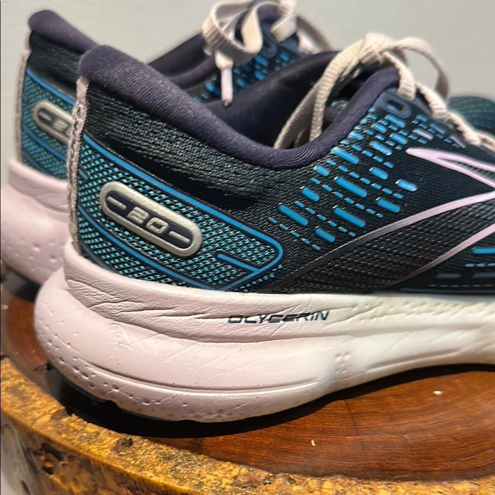 Brooks Purple and Blue Athletic Running Shoes Glycerin Women 8 EUC